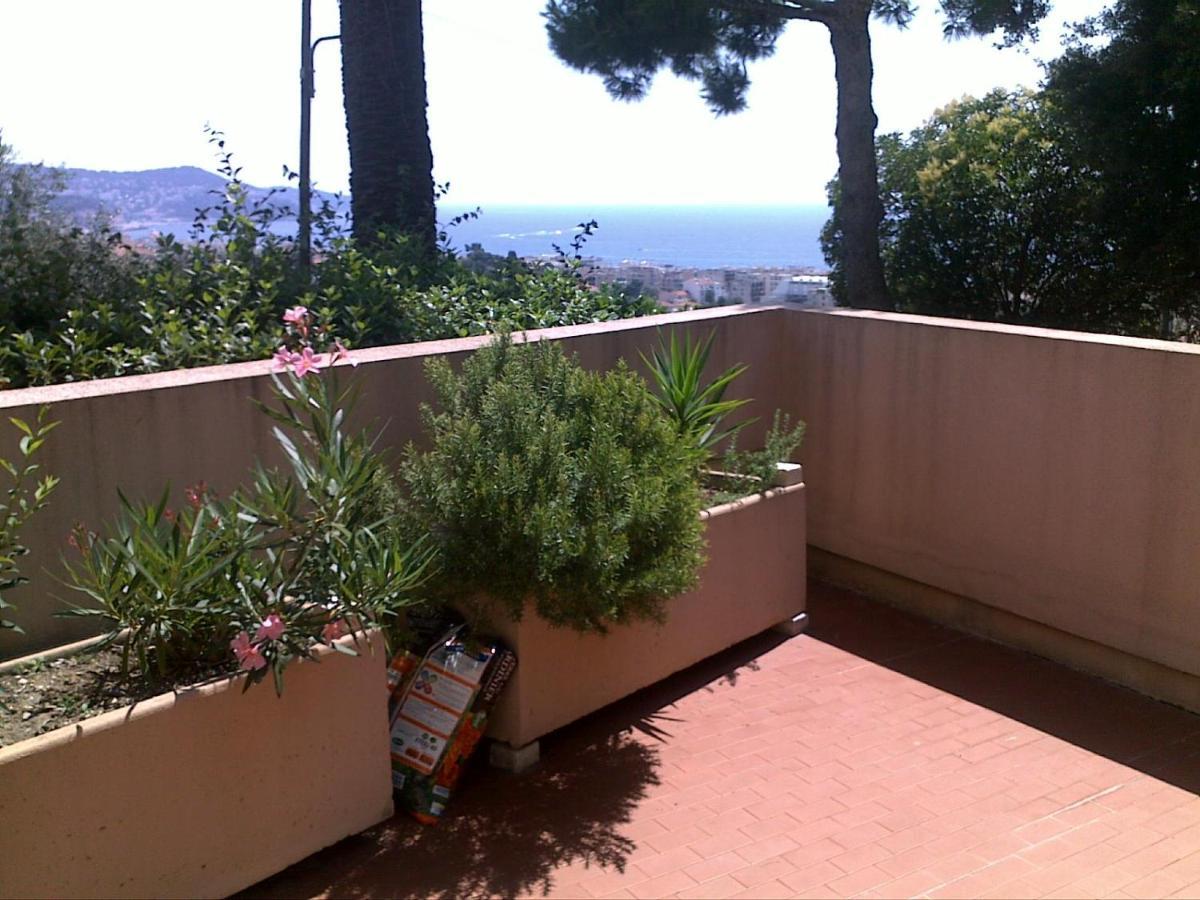 Relaxing Place With Wonderful View...Calme Avec Vue Magnifique Sur La Baie Des Anges, Mais En Campagne A 12 Minutes De La Promenade Des Anglais Nizza Exterior foto